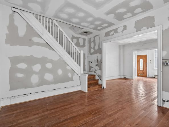 6104 Monitor Pl, West New York NJ 07093