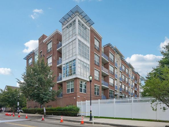 3 Greenwich Dr 97, Jersey City NJ 07305