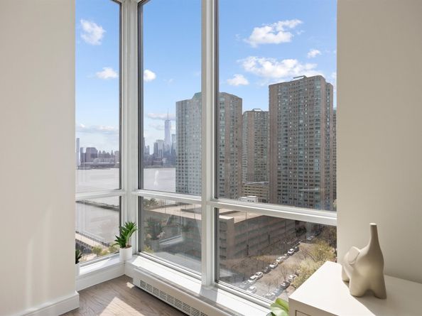 20 Newport Parkway 1707, Jersey City NJ 07310