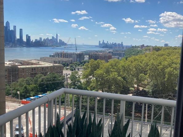 6010 Blvd East 82, West New York NJ 07093