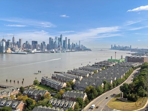 7002 Blvd East 27F, Guttenberg NJ 07093