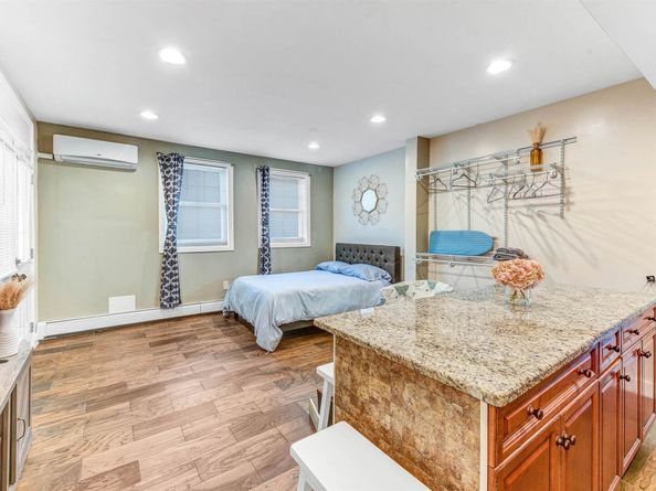 7108 Hudson Ave, North Bergen NJ 07047