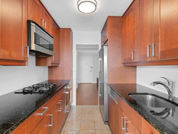 6600 Blvd East 16B, West New York NJ 07093
