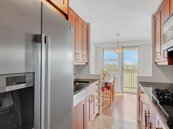 6600 Blvd East 16B, West New York NJ 07093