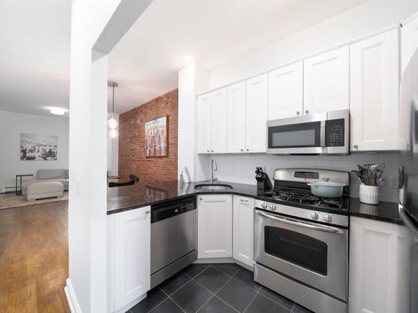 257 12th St 2B, Hoboken NJ 07030
