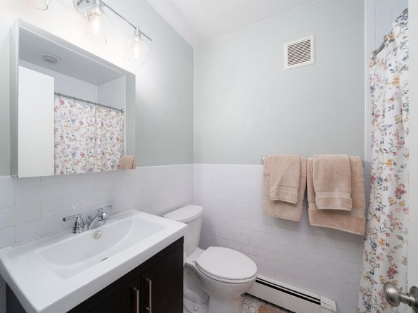 257 12th St 2B, Hoboken NJ 07030