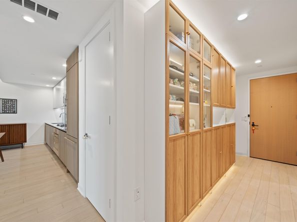 151 Bay St 2706, Jersey City NJ 07302