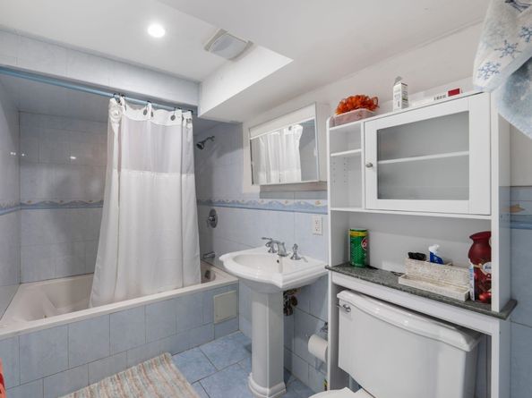 8205 Grand Ave, North Bergen NJ 07047