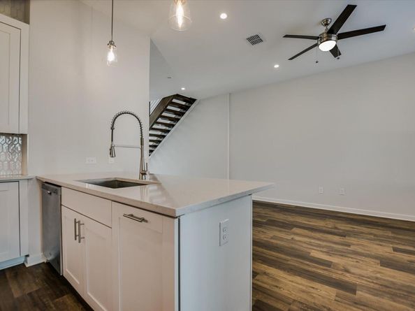 12001 Vista Parke DR 1203, Austin TX 78726
