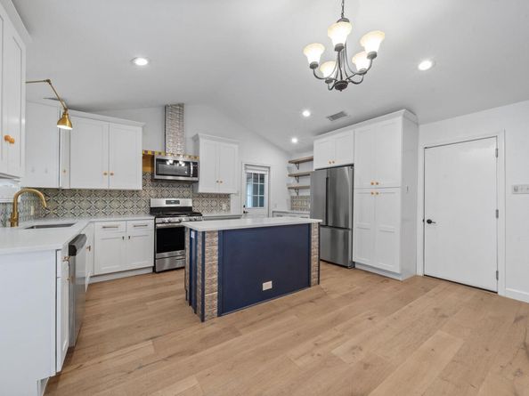 2507 Western Trails BLVD, Austin TX 78745