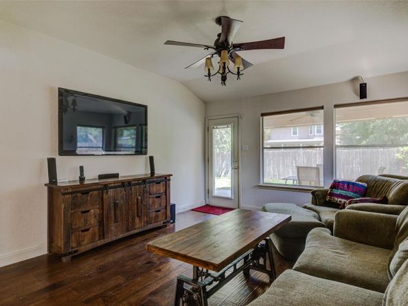 2410 Hutton LN, Leander TX 78641