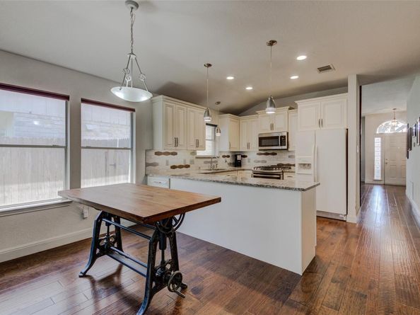2410 Hutton LN, Leander TX 78641