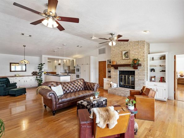 20632 Highland Lake DR, Lago Vista TX 78645