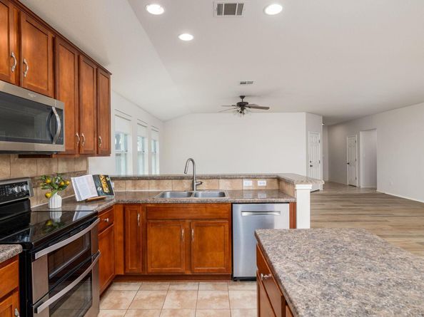 7817 Little Deer TRL, Georgetown TX 78628