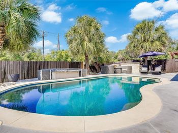 6101 Salcon Cliff DR