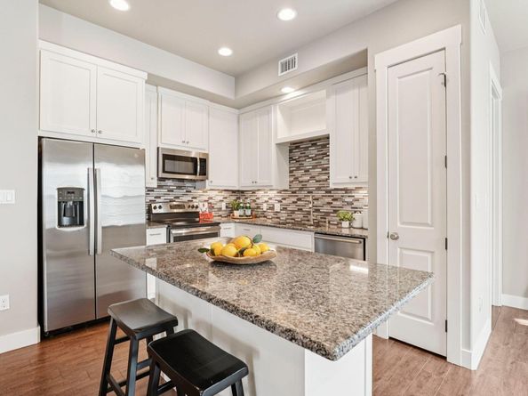 4301 Mansfield Dam RD 2101, Austin TX 78734