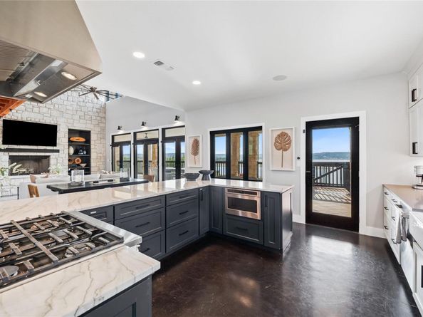 516 Deckhouse DR, Point Venture TX 78645