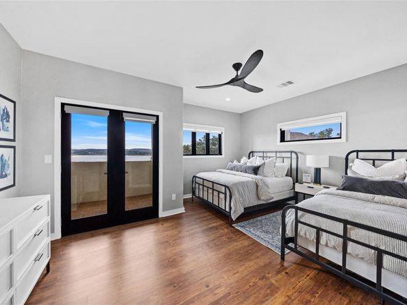 516 Deckhouse DR, Point Venture TX 78645