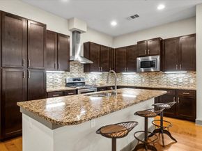 2520 Bluebonnet LN 21, Austin TX 78704