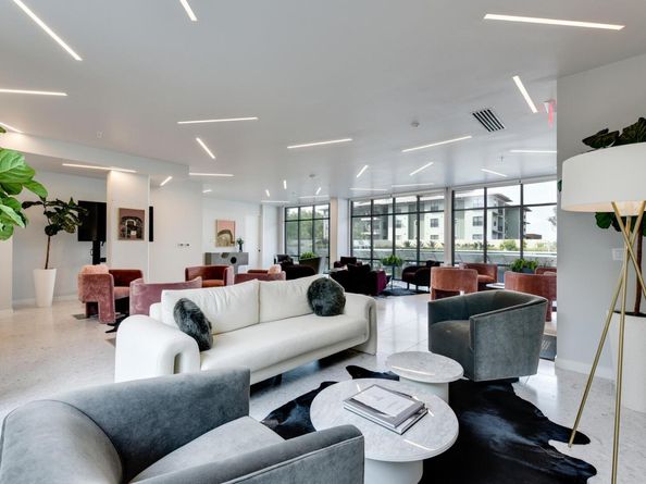 800 Embassy DR 609, Austin TX 78702