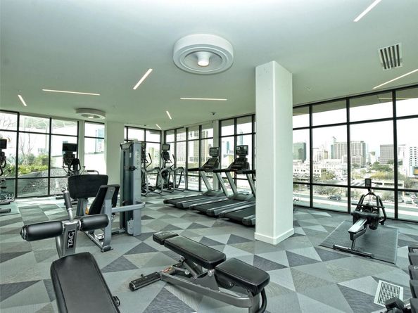 800 Embassy DR 609, Austin TX 78702