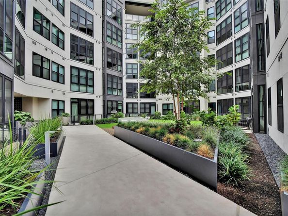 800 Embassy DR 609, Austin TX 78702