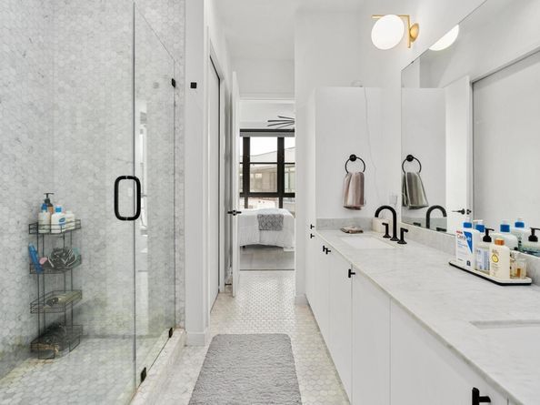 800 Embassy DR 609, Austin TX 78702