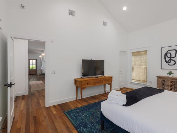 1701 Willow ST, Austin TX 78702