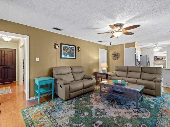 3206 Silverleaf DR, Austin TX 78757