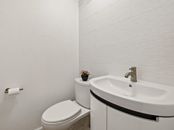 3431 North Hills DR 102, Austin TX 78731