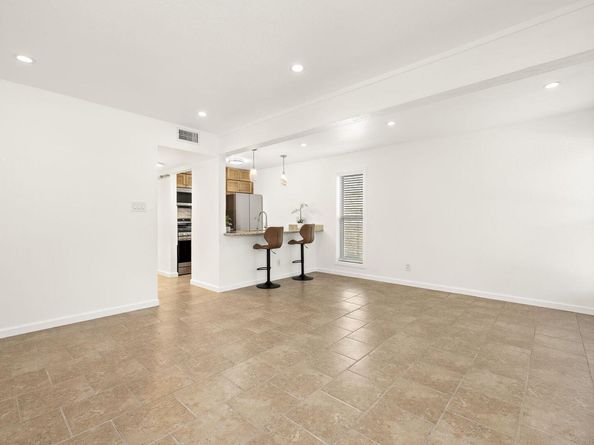 3431 North Hills DR 102, Austin TX 78731