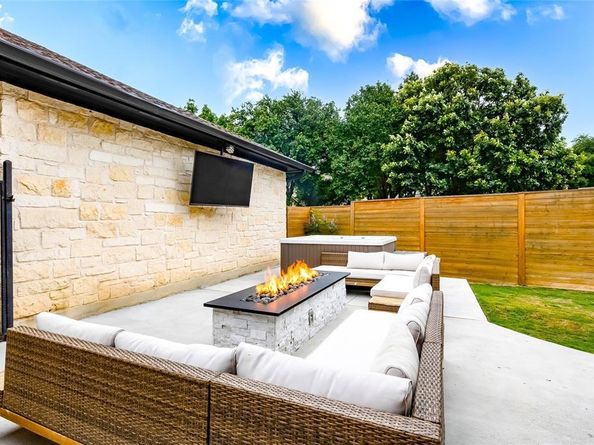 104 Hazeltine DR, Georgetown TX 78628