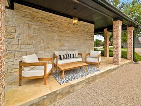 104 Hazeltine DR, Georgetown TX 78628