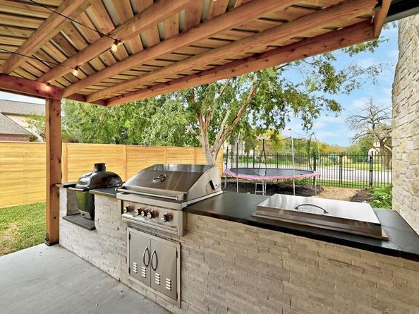 104 Hazeltine DR, Georgetown TX 78628