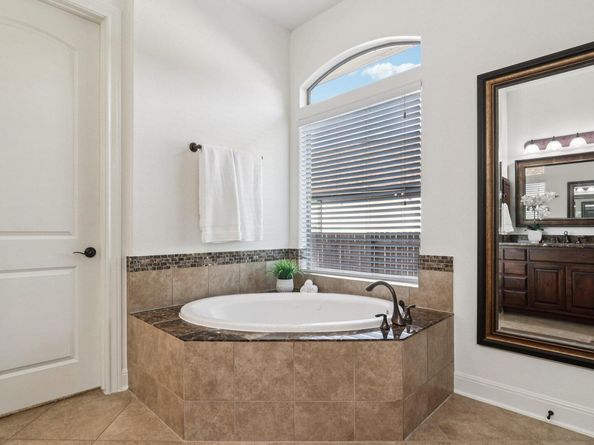1928 Long Bow DR, Leander TX 78641