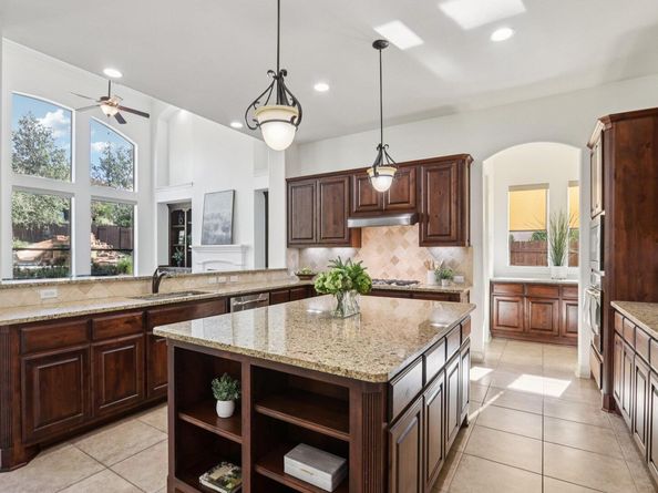 1928 Long Bow DR, Leander TX 78641