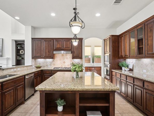 1928 Long Bow DR, Leander TX 78641