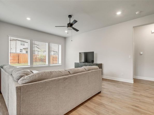 1016 Dog Iron ST, Georgetown TX 78633