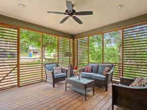 2111 E 8th ST, Austin TX 78702