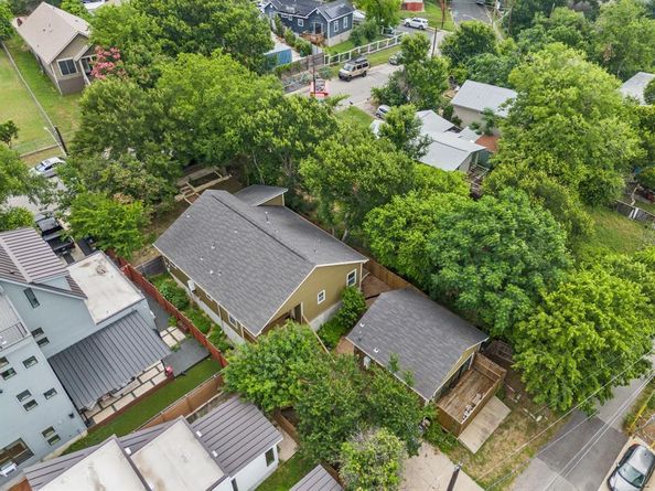 2111 E 8th ST, Austin TX 78702