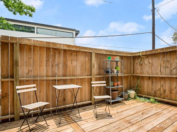 2111 E 8th ST, Austin TX 78702