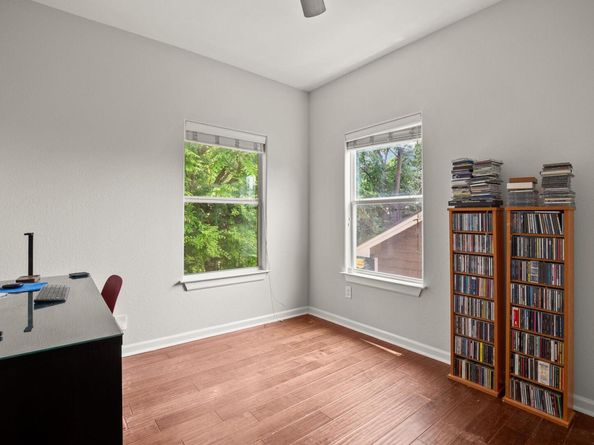 2111 E 8th ST, Austin TX 78702