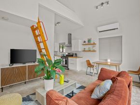 2111 E 8th ST, Austin TX 78702