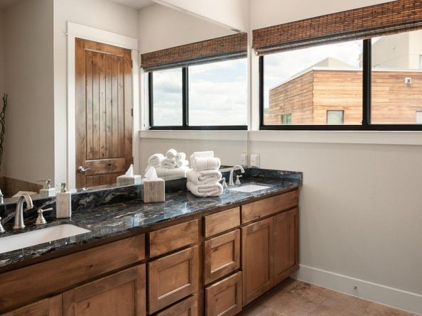 1101 Ivean Pearson RD E201, Leander TX 78645