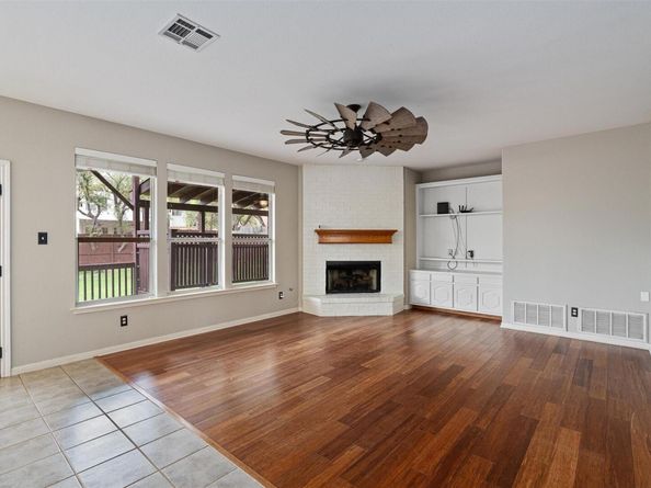 318 Ridge Run DR, Georgetown TX 78628