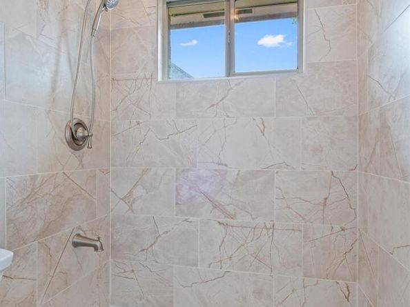 318 Ridge Run DR, Georgetown TX 78628