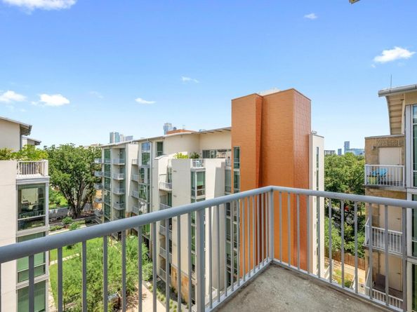 1600 Barton Springs RD 5601, Austin TX 78704