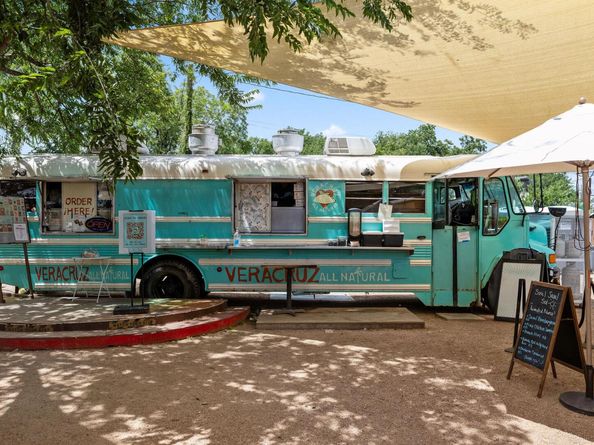 2305 E 8th ST, Austin TX 78702