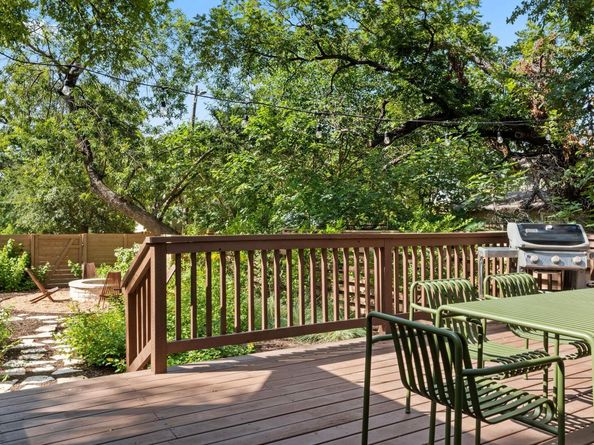 2305 E 8th ST, Austin TX 78702
