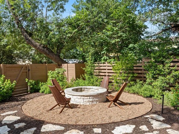 2305 E 8th ST, Austin TX 78702